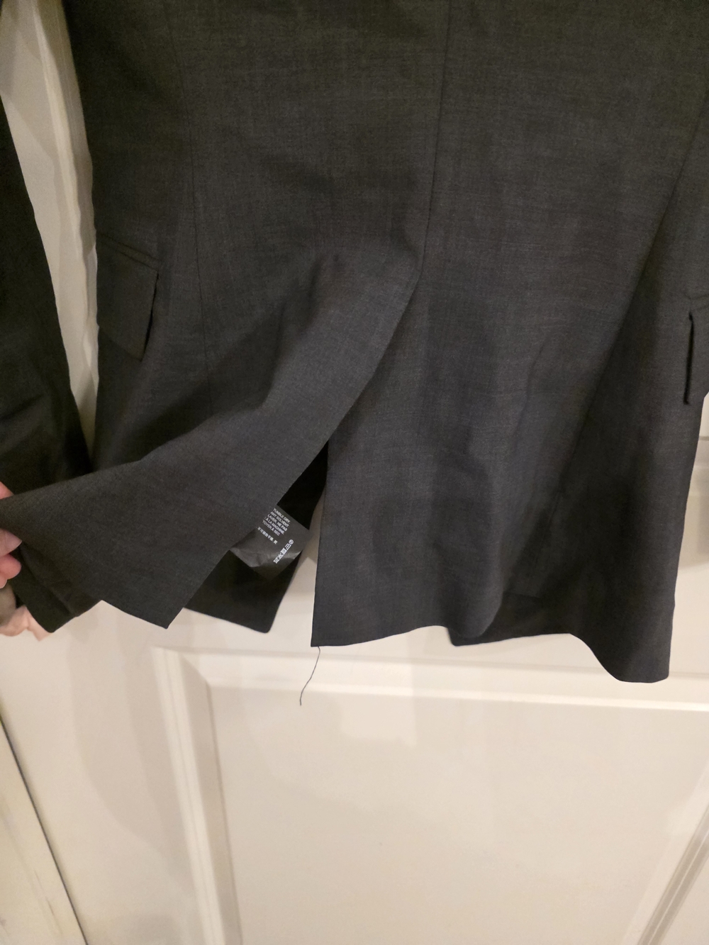 THEORY Etiennett Blazer In  Good Wool - Picture 9 of 10